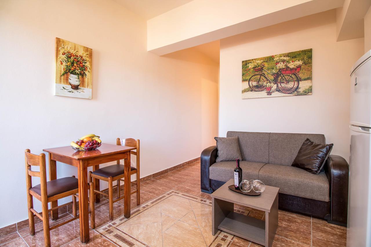 Casa Artemida Boutique Hotel 法里拉基 外观 照片
